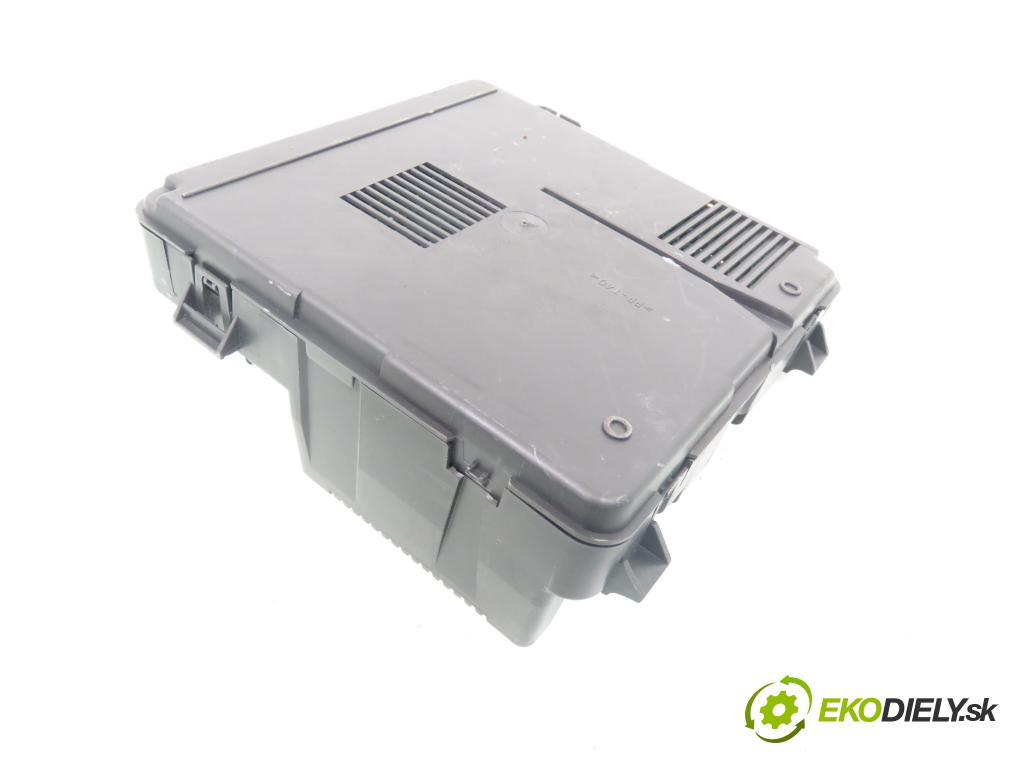 RENAULT SCENIC II (JM0/1_) MINIVAN 2005 78,00 1.5 dCi 106 - K9K 732 1461,00 MODUL BSM 8200306032C ; S118399200F
