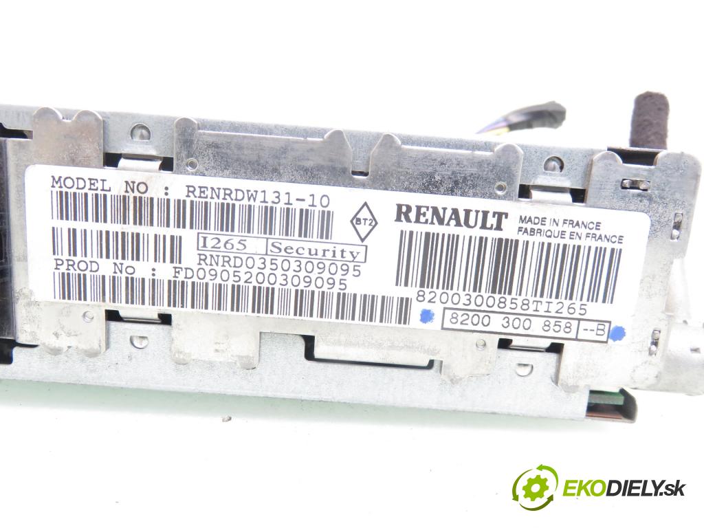 RENAULT SCENIC II (JM0/1_) MINIVAN 2005 78,00 1.5 dCi 106 - K9K 732 1461,00 RADIO CD 8200300858B