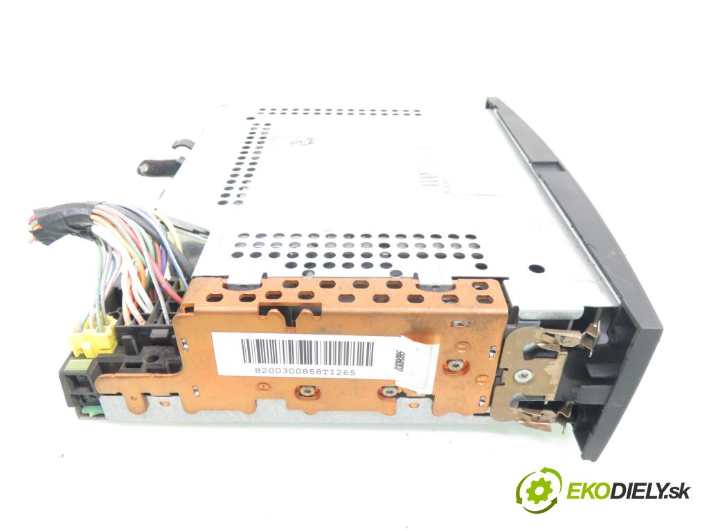 RENAULT SCENIC II (JM0/1_) MINIVAN 2005 78,00 1.5 dCi 106 - K9K 732 1461,00 RADIO CD 8200300858B