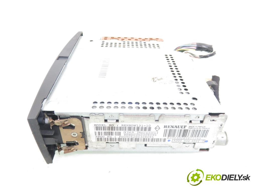 RENAULT SCENIC II (JM0/1_) MINIVAN 2005 78,00 1.5 dCi 106 - K9K 732 1461,00 RADIO CD 8200300858B