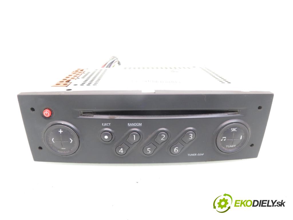 RENAULT SCENIC II (JM0/1_) MINIVAN 2005 78,00 1.5 dCi 106 - K9K 732 1461,00 RADIO CD 8200300858B