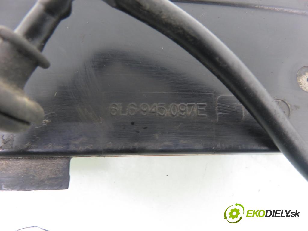 SEAT IBIZA III (6L1) HB 2005 47,00 1.2 - BME 1198,00 SVĚTLO bŕzd 6L6945097E