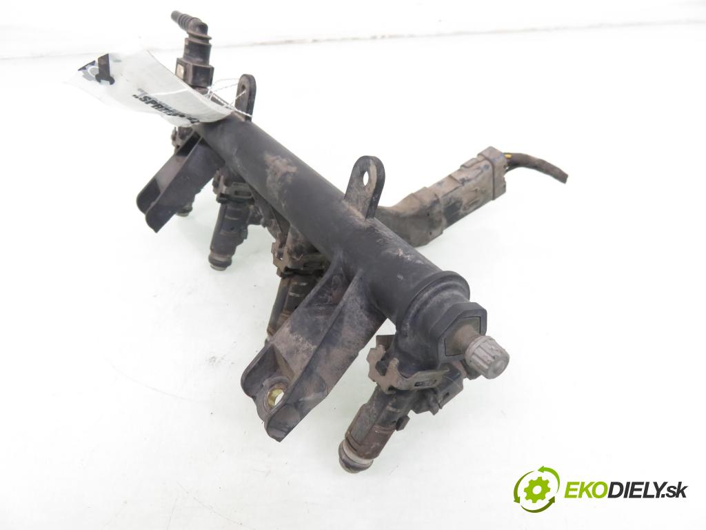 CITROEN C2 (JM_) HB 2003 44,00 1.1 - HFX (TU1JP) 1124,00 lišta vstřikovací 9628982980 ; 9638128085 (Vstřikovací lišta)