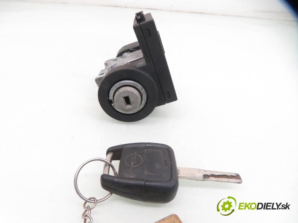 OPEL VECTRA B (J96) SEDAN 1997 74,00 1.6 16V 100 1598,00 spinačka / imobilizéra IMMO / Riadiaca jednotka 09364599 ; 26037948 ; 26037951