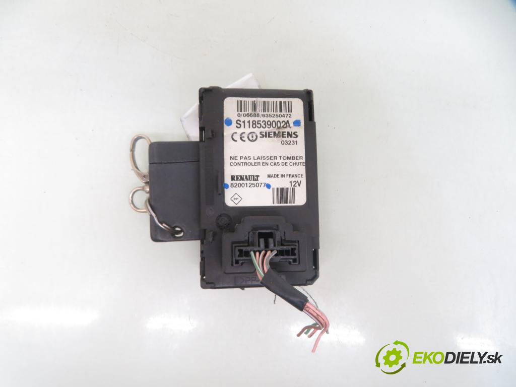 RENAULT SCENIC II (JM0/1_) MINIVAN 2003 83,00 1.6 (JM0C, JM0J, JM1B) - K4M 782 1598,00 čítač KARTY: S118539002A ; 8200125077