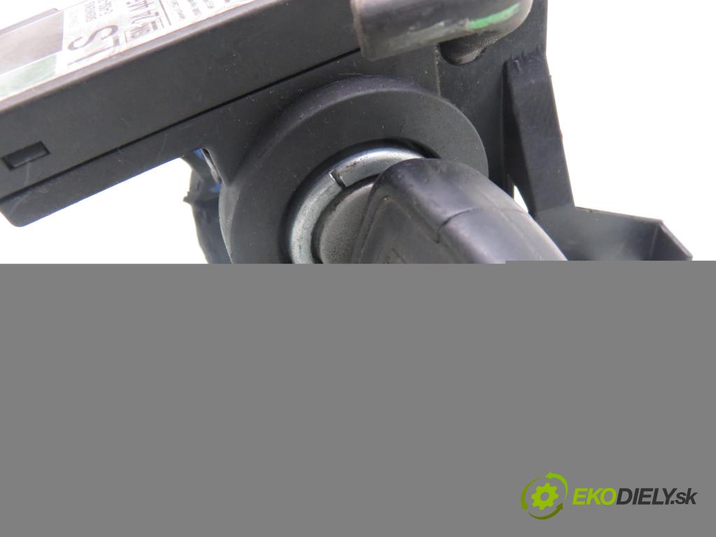 OPEL ZAFIRA A Nadwozie Wielkopojemne (MPV) (T98) MINIVAN 2002 74,00 2.0 DTI 16V 101 - Y 20 DTH 1995,00 spinačka 90589313 ; 905589389 ; 24445098 (Spínacia skrinka)