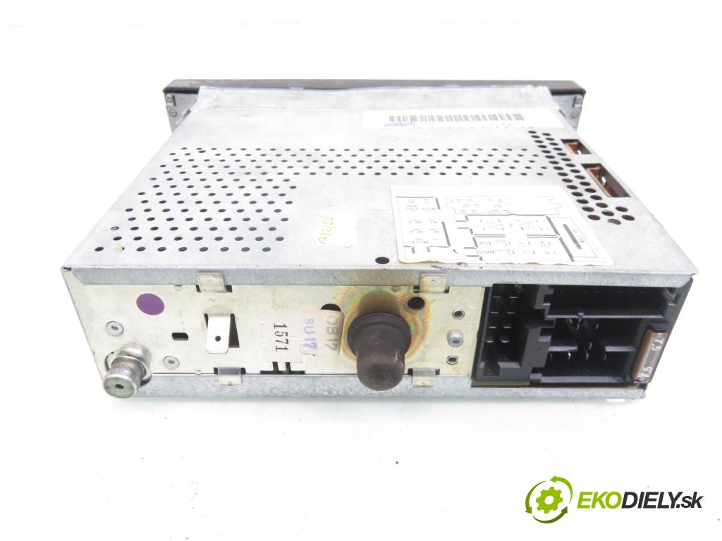 AUDI A4 (8D2, B5) SEDAN 1999 92,00 1.8 - ADR 1781,00 RADIO modul 4B0035152B