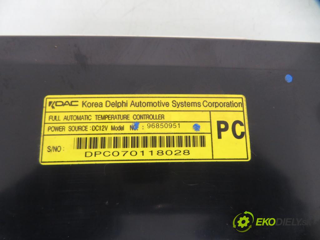 OPEL ANTARA A (L07) SUV 2007 110,00 2.0 CDTI 150 - Z 20 DMH 1991,00 Panel topení KLIMATRONIK 96850951