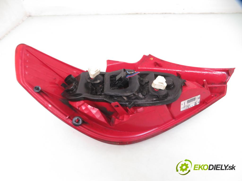 OPEL CORSA D (S07) HB 2008 44,00 1.0 12V 60 - Z 10 XEP 998,00 Svetlo pravé zadné 13186351