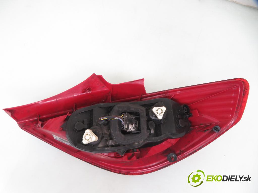 OPEL CORSA D (S07) HB 2008 44,00 1.0 12V 60 - Z 10 XEP 998,00 Svetlo ľavé zadné 13186350