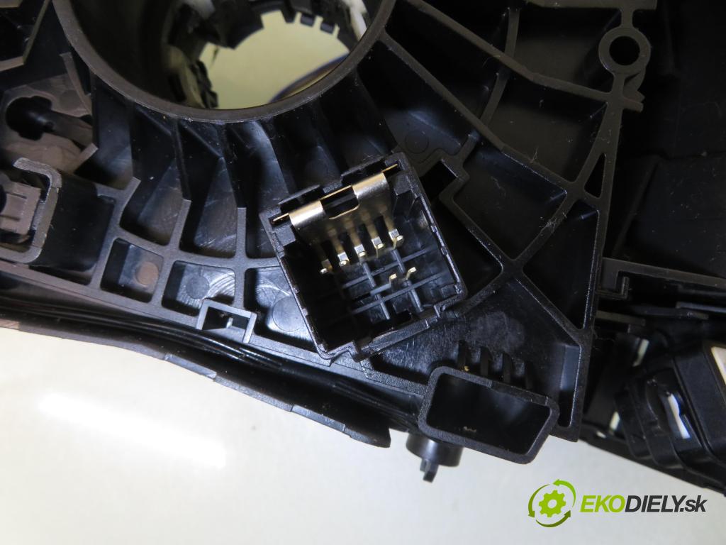 RENAULT SCENIC II (JM0/1_) MINIVAN 2003 83,00 1.6 (JM0C, JM0J, JM1B) - K4M 782 1598,00 páčka/prepínač 61880004 ; 61880052