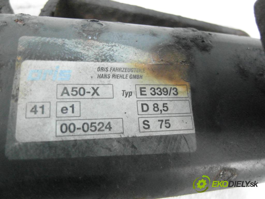 VW BORA (1J2) SEDAN 2002 85,00 2 - AQY 1984,00 Hák 1J0803881A