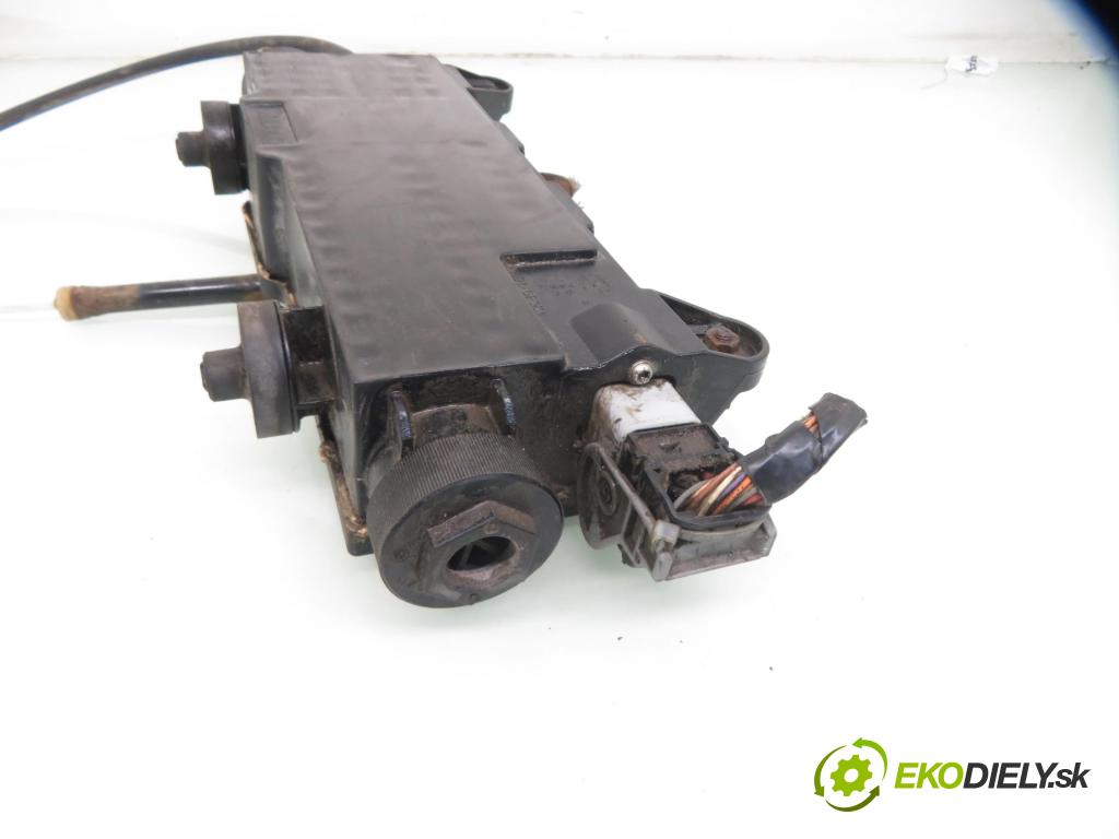 RENAULT SCENIC II (JM0/1_) MINIVAN 2005 78,00 1.5 dCi 106 - K9K 732 1461,00 BRZDA: ručně elektrický 8200418647