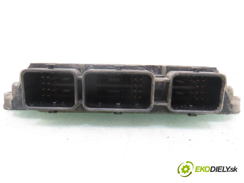 OPEL MOVANO Furgon (X70) FURGON 2005 73,00 2.5 DTi - G9U 754 2464,00 řídící jednotka motora 0281011940 ; 8200311550 ; 8200442263