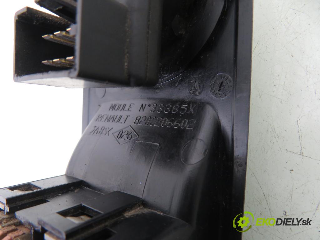 OPEL MOVANO Furgon (X70) FURGON 2005 73,00 2.5 DTi - G9U 754 2464,00 Panel ovládania okien 8200206602