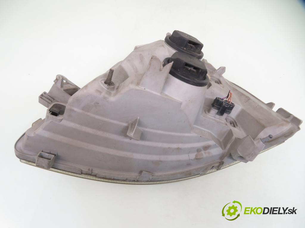 OPEL MOVANO Furgon (X70) FURGON 2005 73,00 2.5 DTi - G9U 754 2464,00 Svetlo PP 8200163518E