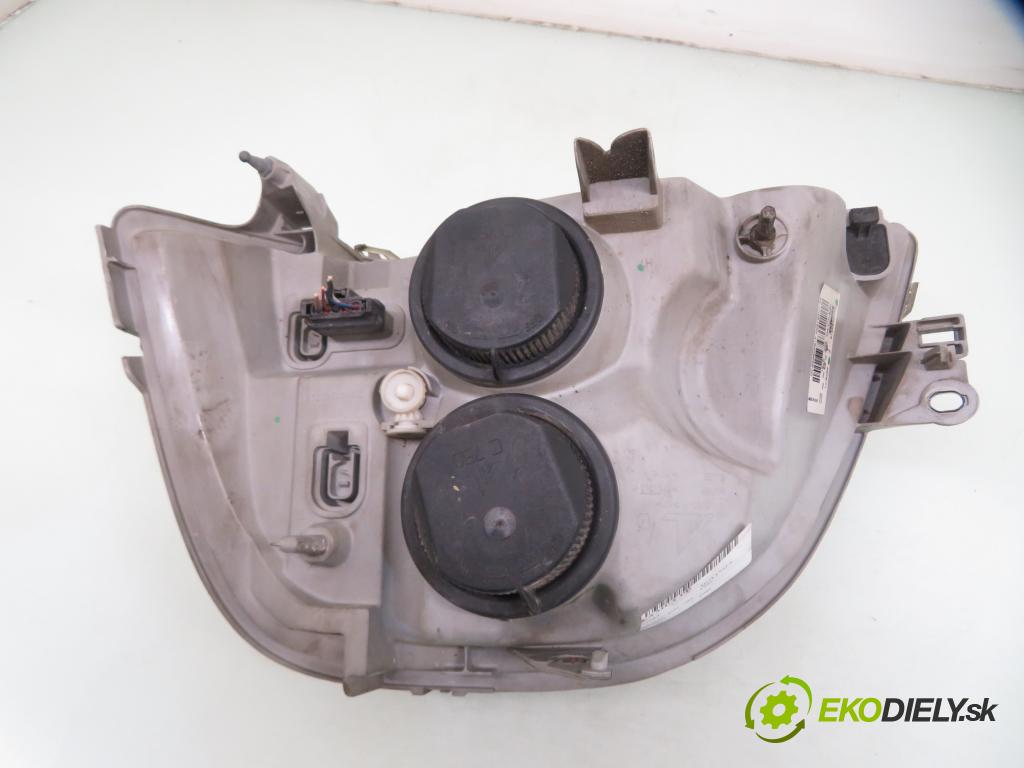 OPEL MOVANO Furgon (X70) FURGON 2005 73,00 2.5 DTi - G9U 754 2464,00 Svetlo PP 8200163518E
