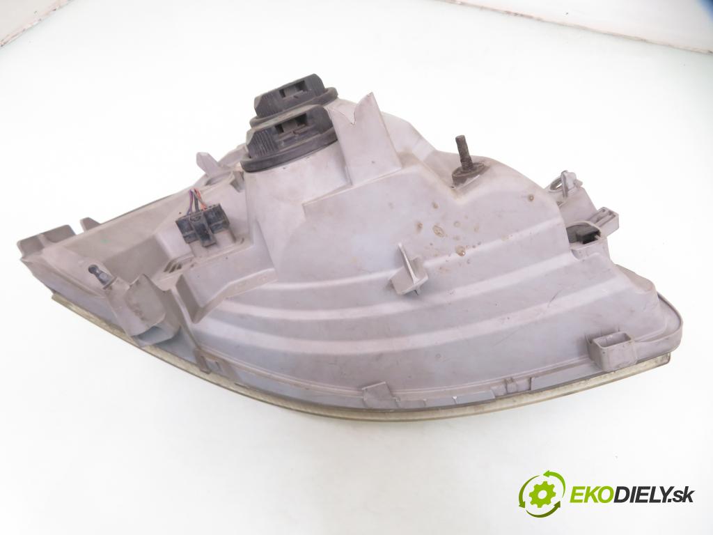 OPEL MOVANO Furgon (X70) FURGON 2005 73,00 2.5 DTi - G9U 754 2464,00 Svetlo LP 8200163516E