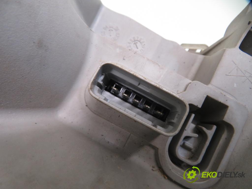 OPEL MOVANO Furgon (X70) FURGON 2005 73,00 2.5 DTi - G9U 754 2464,00 Svetlo LP 8200163516E