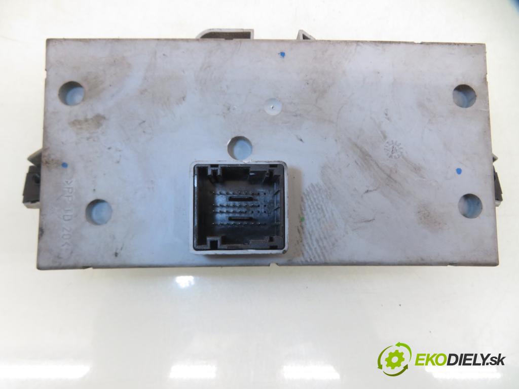 FIAT PUNTO (188_) HB 2002 59,00 1.2 16V 80 - 188 A5.000 1242,00 spínačka / imobilizéra IMMO / řídící jednotka IAW59FM3 ; 46812231 ; 46552681