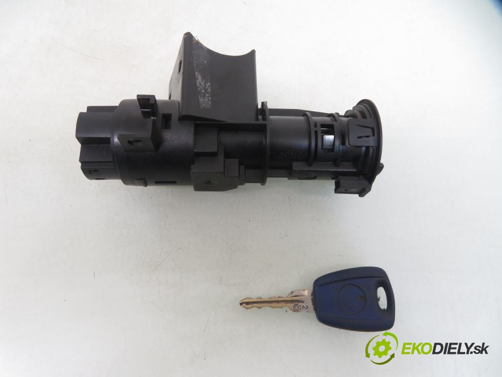 FIAT SIENA (178_) / ALBEA SEDAN 2003 59,00 1.2 - 188 A5.000 1242,00 spínačka / imobilizéra IMMO / řídící jednotka 0261207490 ; 46765990 ; 46817095