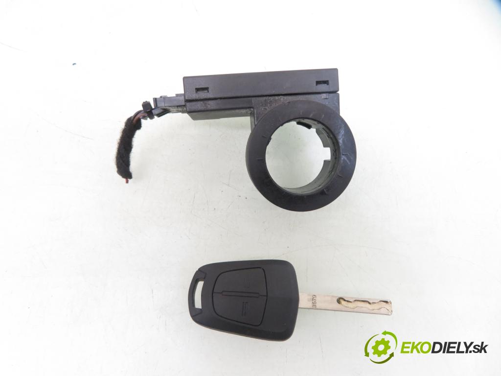 OPEL CORSA C (X01) HB 2003 44,00 1 - Z 10 XEP 998,00 spinačka / imobilizéra IMMO / Riadiaca jednotka 0261208393 ; 55354327 ; 13236031