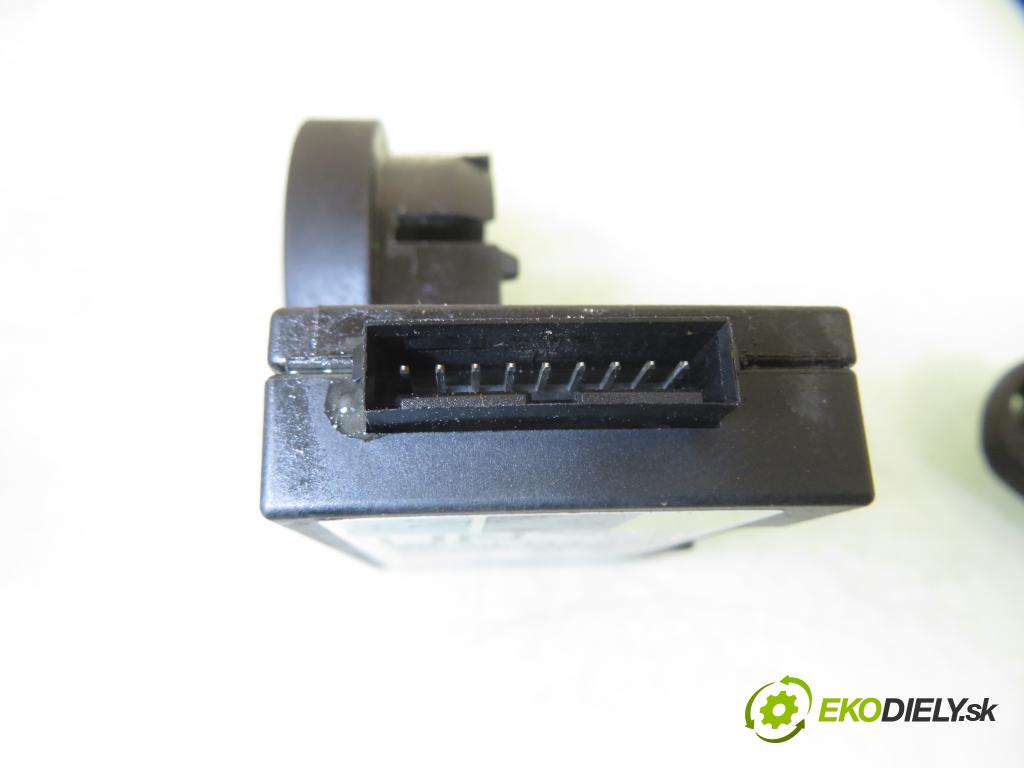 OPEL CORSA C (X01) HB 2003 44,00 1 - Z 10 XEP 998,00 spinačka / imobilizéra IMMO / Riadiaca jednotka 0261208393 ; 55354327 ; 13236031