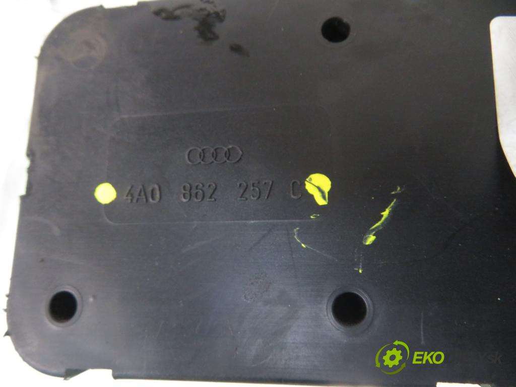 AUDI A4 (8D2, B5) SEDAN 1995 74,00 1.6 - ANA 1595,00 motorek zámku centrálního 4A0862257C