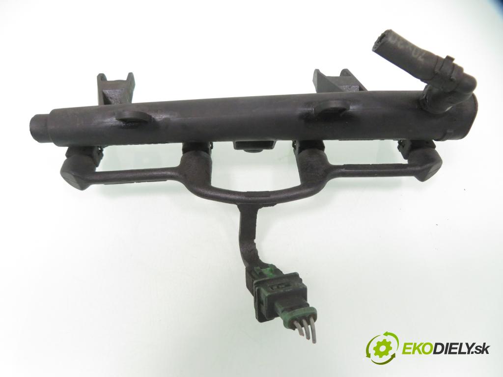 CITROEN BERLINGO FIRST Skrzynia (M_) KOMBIVAN 1999 55,00 1.4 i 75 - KFW 1360,00 lišta vstřikovací 9625194080C ; 01F002A ; 9625194080 (Vstřikovací lišta)