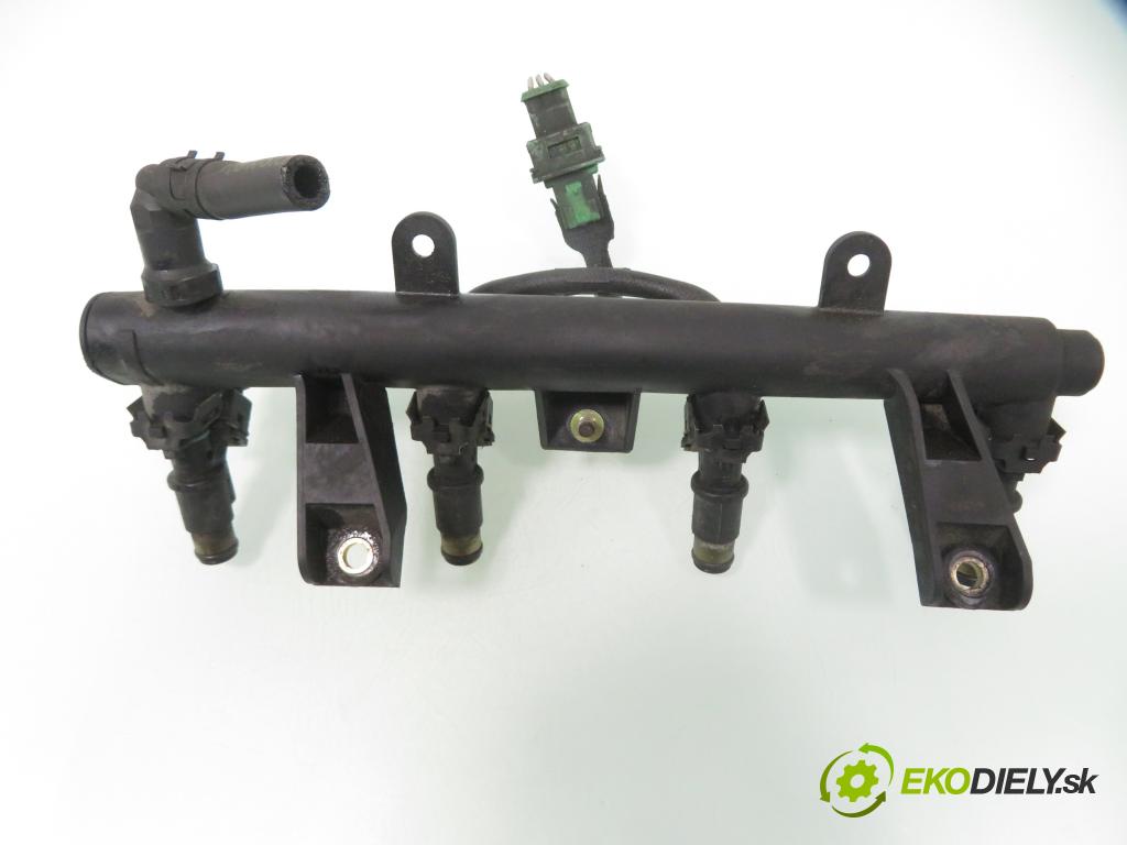 CITROEN BERLINGO FIRST Skrzynia (M_) KOMBIVAN 1999 55,00 1.4 i 75 - KFW 1360,00 lišta vstřikovací 9625194080C ; 01F002A ; 9625194080 (Vstřikovací lišta)