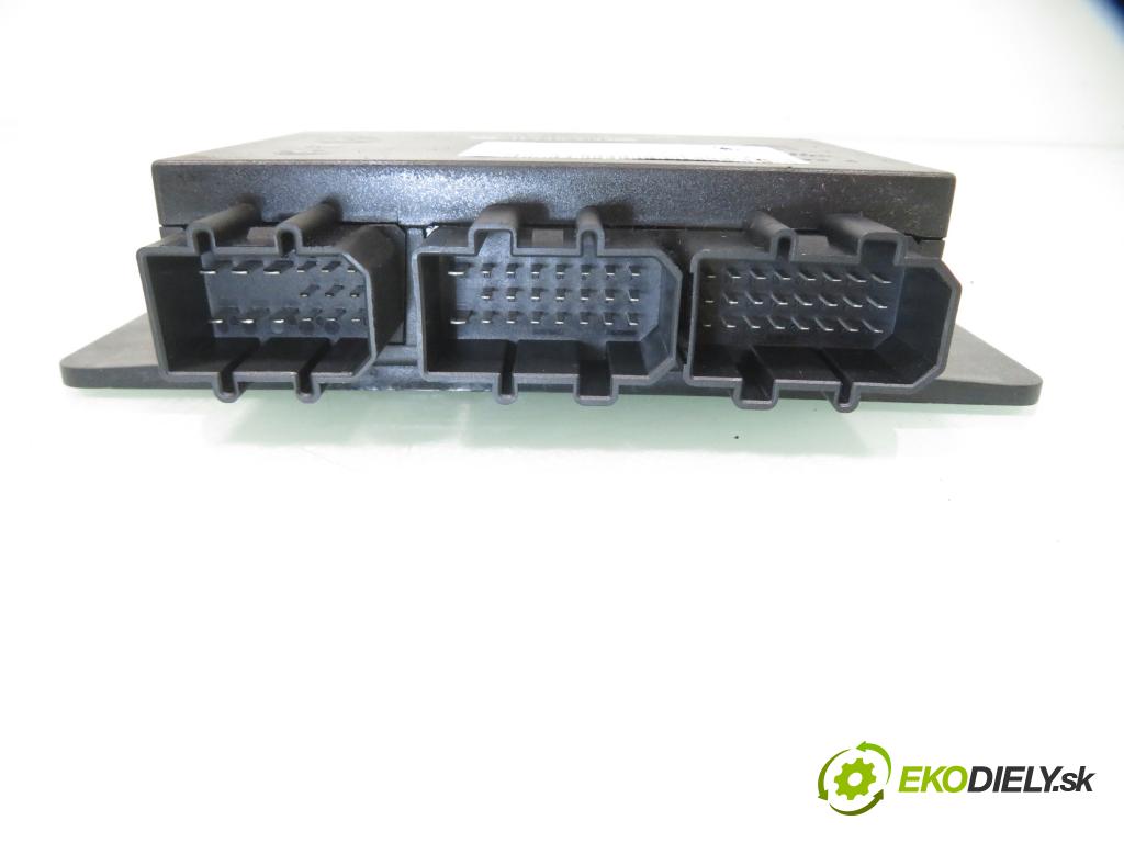 VW PASSAT B5.5 (3B3) SEDAN 2002 74,00 1.9 TDI PD 101 - AVB 1896,00 MODUL komfortu 1C0959799A ; 5DK008213