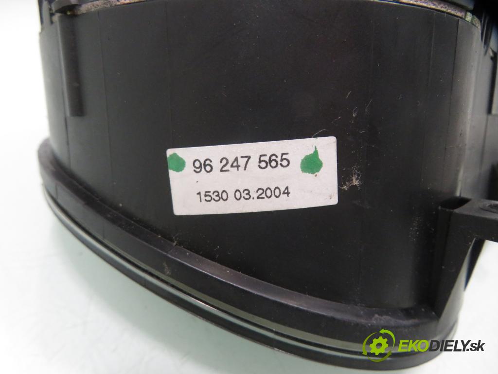 AUDI A3 (8L1) HB 2000 81,00 1.9 TDI 110 - AHF 1896,00 Prístrojovka elektrický 8L0920931EX ; 110208945