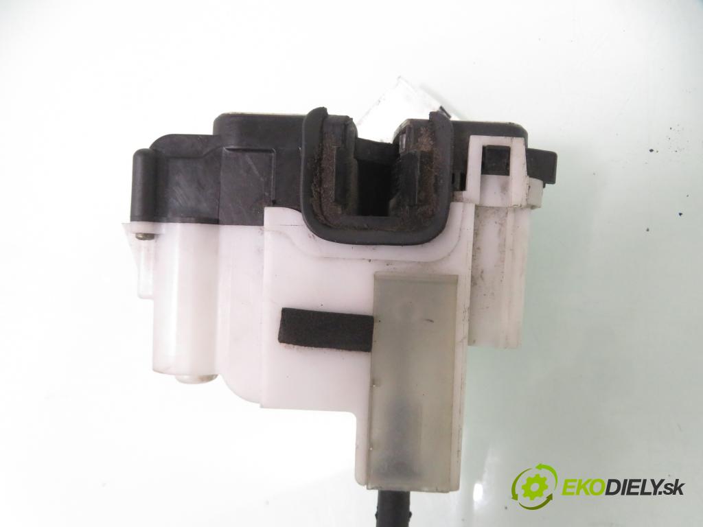 FIAT PANDA (169_) HB 2004 40,00 1.1 54 - 187 A1.000 1108,00 zámok 46803511
