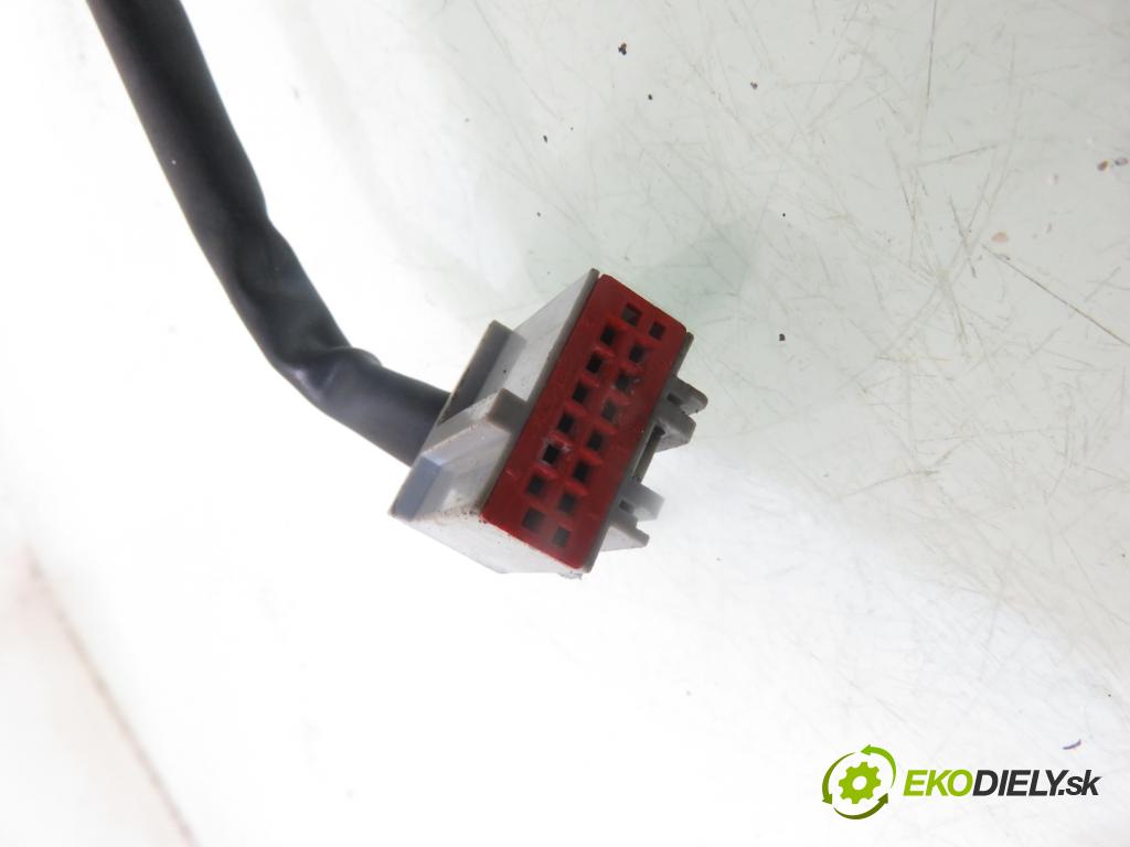 FORD MONDEO IV Turnier (BA7) KOMBI 2008 103,00 2.0 TDCi - QXBB 1997,00 zpětné zrcátko 