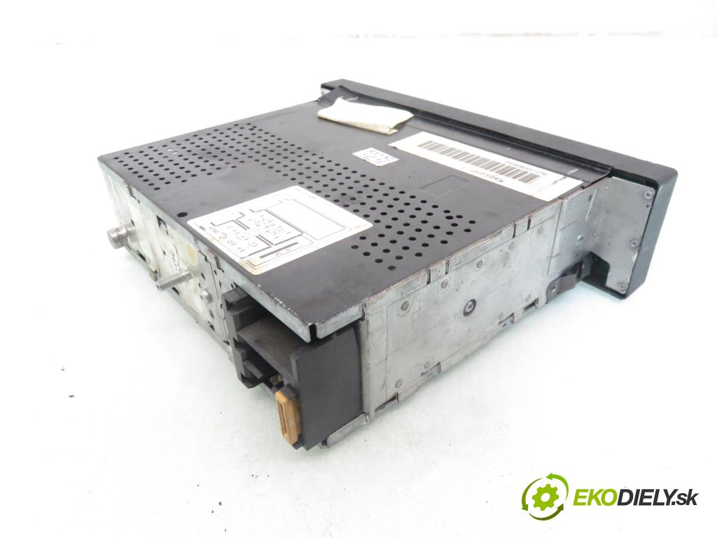 AUDI A4 (8D2, B5) SEDAN 1995 74,00 1.6 - ANA 1595,00 RADIO Modul 4D0035152 ; 7644845380