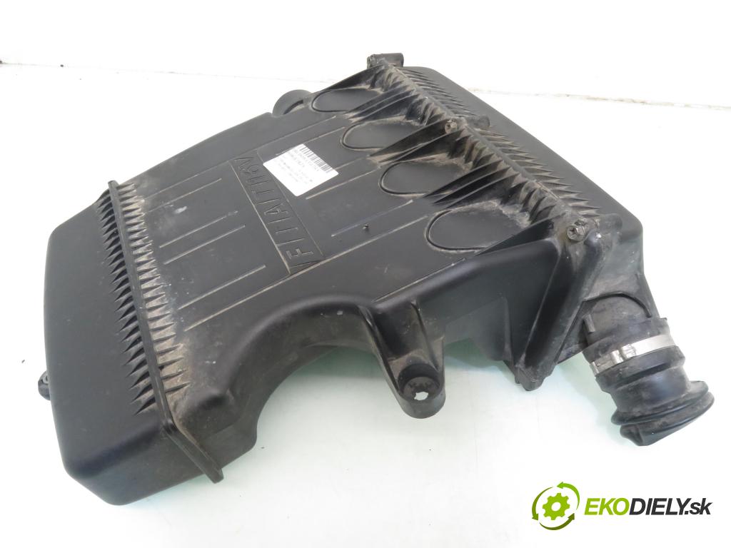 FIAT PUNTO (188_) HB 2002 59,00 1.2 16V 80 - 188 A5.000 1242,00 obal filtra vzduchu 735275091 ; 73527503 (Kryt vzduchového filtru)