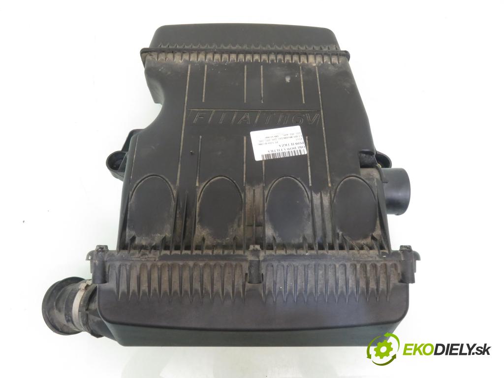 FIAT PUNTO (188_) HB 2002 59,00 1.2 16V 80 - 188 A5.000 1242,00 obal filtra vzduchu 735275091 ; 73527503 (Kryt vzduchového filtru)