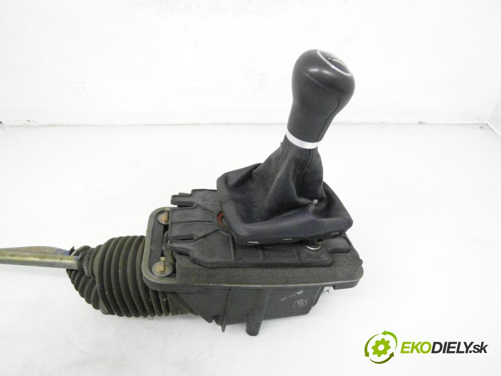 AUDI A4 (8E2, B6) SEDAN 2002 96,00 2.0 20V 130 - ALT 1984,00 ZVEDÁK: 8E0711406A