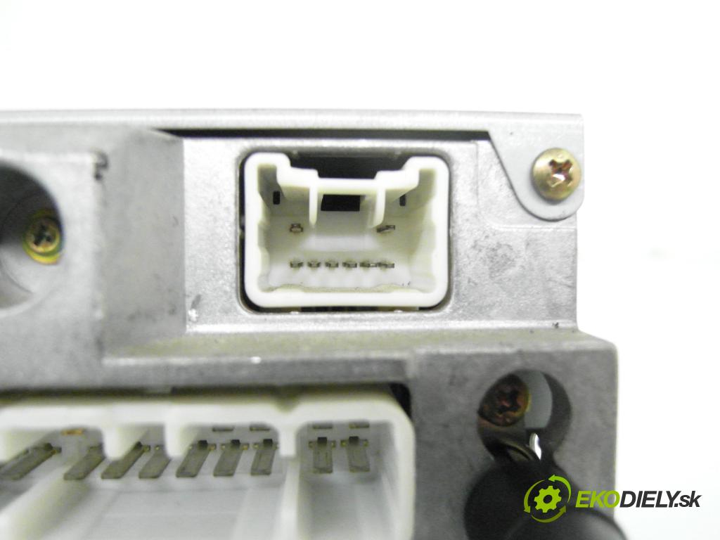 TOYOTA COROLLA (_E12_) HB 2002 66,00 2.0 D-4D 1995,00 RADIO CD 8612002260 ; CQTS7170L