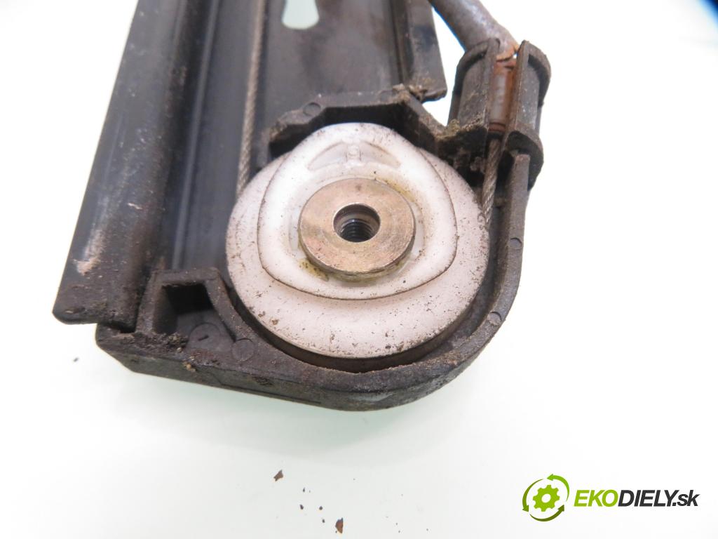 AUDI A4 (8E2, B6) SEDAN 2001 96,00 2.0 20V 130 - ALT 1984,00 Mechanizmus okien 0130821765 ; 105840103 ; 5WK47002BBF