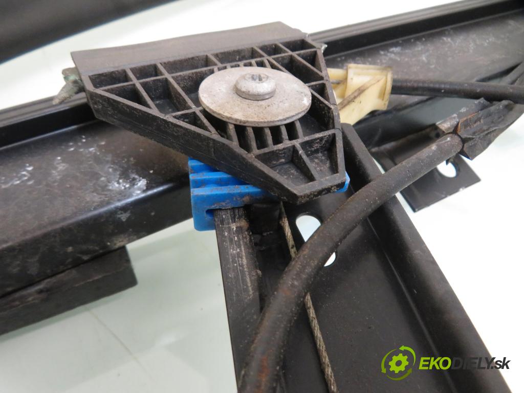 AUDI A4 (8E2, B6) SEDAN 2001 96,00 2.0 20V 130 - ALT 1984,00 Mechanizmus okien 0130821765 ; 105840103 ; 5WK47002BBF