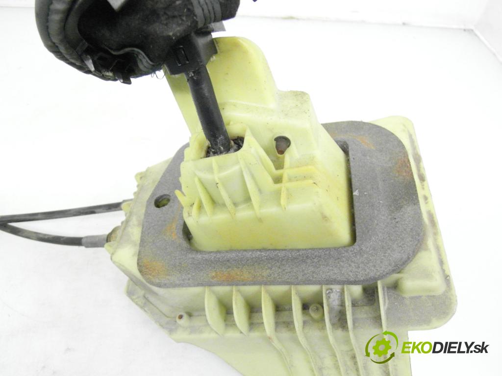 FIAT PUNTO (188_) HB 2002 59,00 1.2 16V 80 - 188 A5.000 1242,00 ZVEDÁK: 46519173