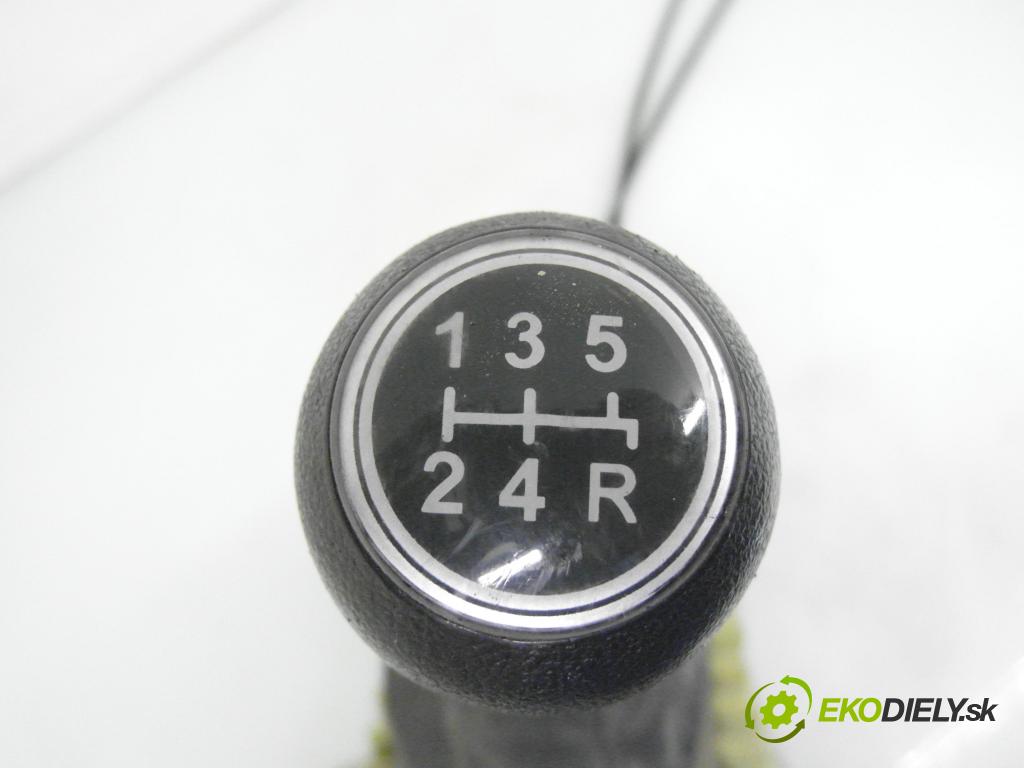 FIAT PUNTO (188_) HB 2002 59,00 1.2 16V 80 - 188 A5.000 1242,00 ZVEDÁK: 46519173