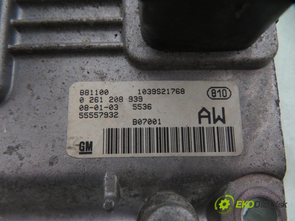 OPEL CORSA D (S07) HB 2008 44,00 1.0 12V 60 - Z 10 XEP 998,00 Riadiaca jednotka Motor 0261208939 ; 55557932