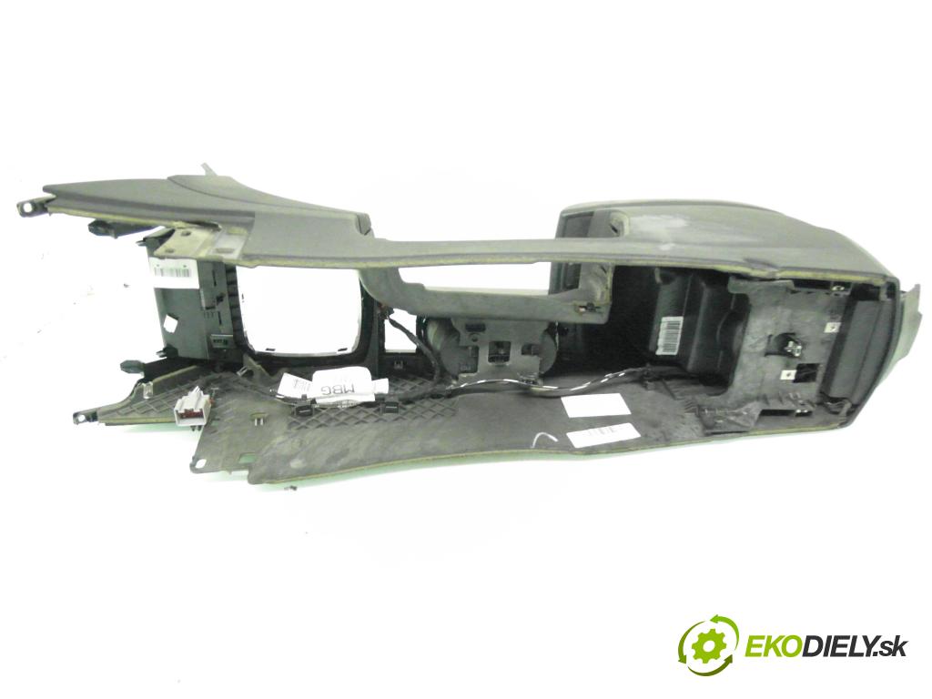 FORD MONDEO IV Turnier (BA7) KOMBI 2008 103,00 2.0 TDCi - QXBB 1997,00 Lakťová opierka 7S71A042B60AA ; 7S71A045A20