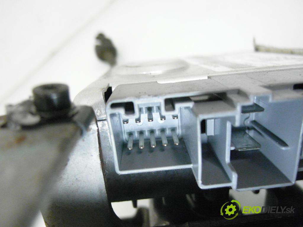 FIAT PUNTO (188_) HB 2002 59,00 1.2 16V 80 - 188 A5.000 1242,00 SLOUPEC / PODPORA elektrický 46755205 ; 26087456 ; 09381199