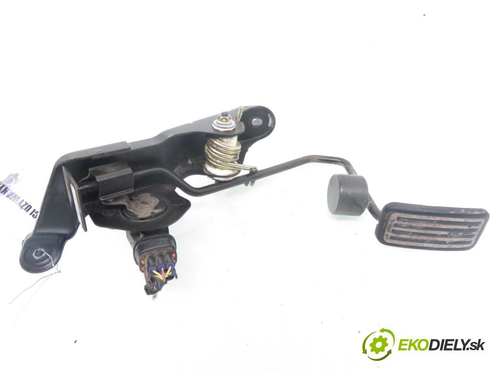 TOYOTA RAV 4 II (_A2_) SUV 2004 85,00 2.0 D-4D 4WD 116 - 1CD-FTV 1995,00 potenciometr plynového pedálu 7801042020 ; 8928133010 (Potenciometr plynového pedálu)