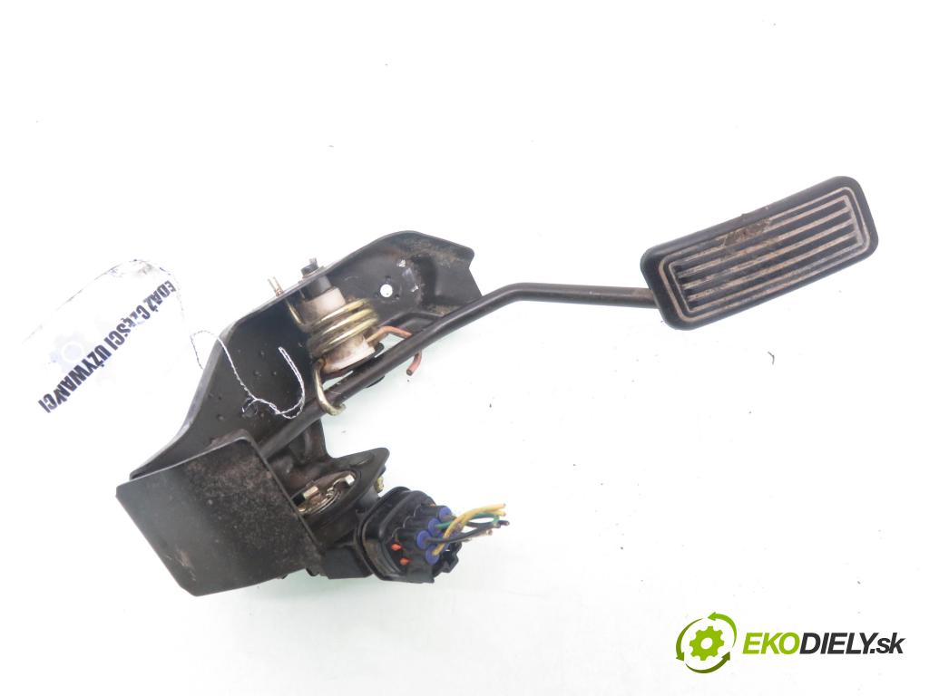 TOYOTA AVENSIS Station Wagon (_T22_) KOMBI 2001 81,00 2.0 D-4D 110 - 1CD-FTV 1995,00 Potenciometer plynu 8928147010 ; 1983003010 (Potenciometer plynového pedálu)