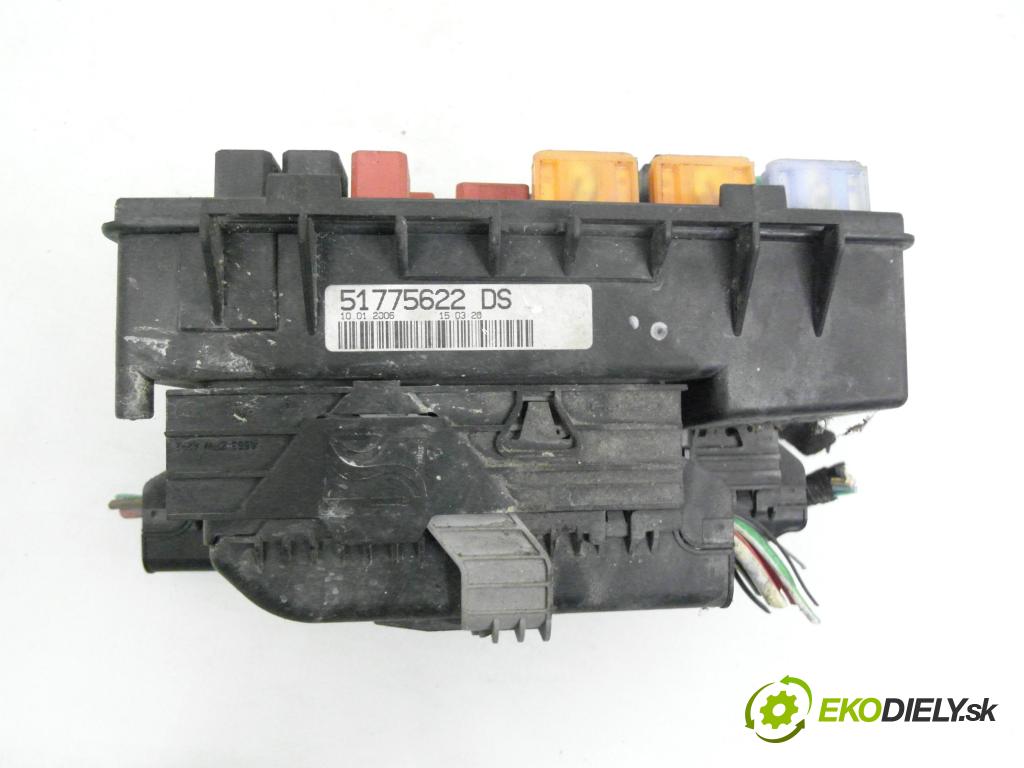 FIAT GRANDE PUNTO (199_) HB 2006 55,00 1.3 D Multijet 75 - 199 A2.000 1248,00 Skrinka POJISTKY: 51775622DS