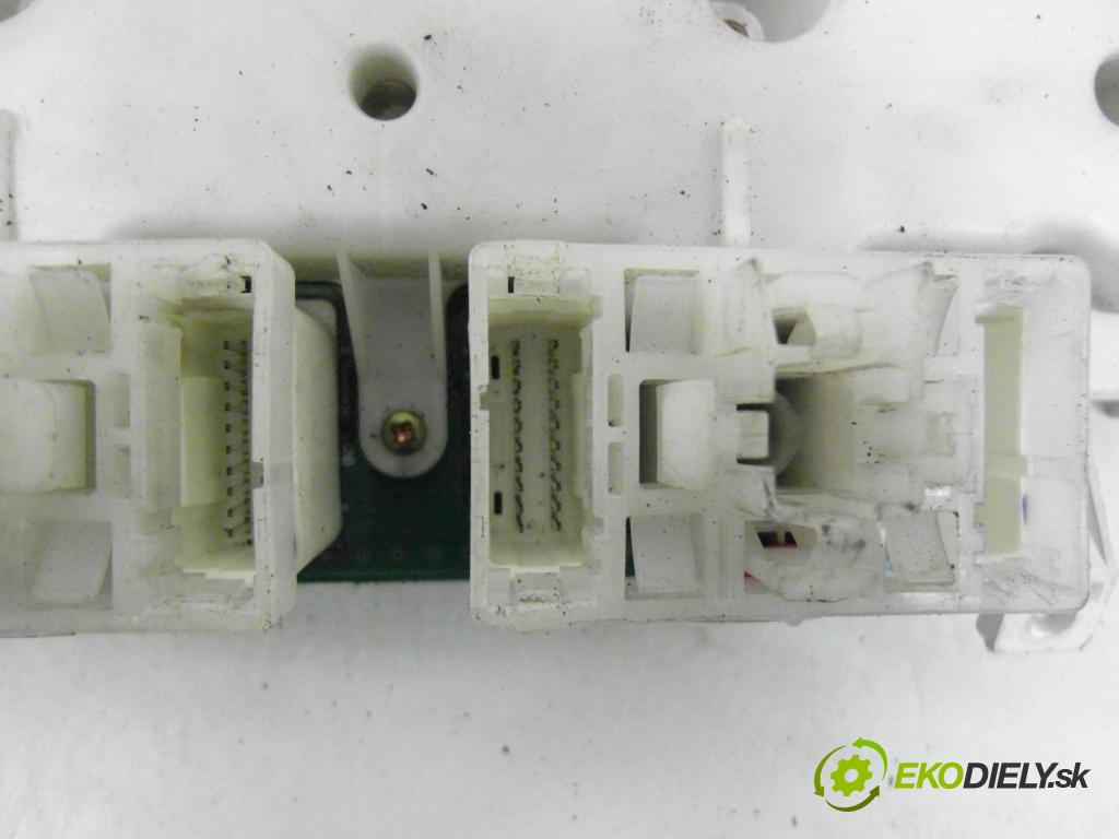 TOYOTA RAV 4 II (_A2_) SUV 2004 85,00 2.0 D-4D 4WD 116 - 1CD-FTV 1995,00 Prístrojovka elektrický 8380042A60 ; 1575202791